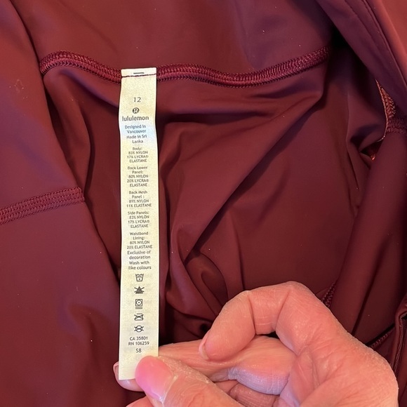 NWT Lululemon Women’s maroon and coral cropped leggings, size 12. - Picture 6 of 7